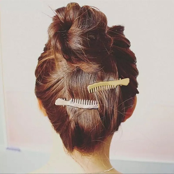 3/$30 NEW! Creative Comb Shape Pin Barrette Design Hair Clip Dainty Cute - Picture 1 of 6